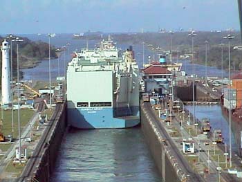 panamatightsqueeze2